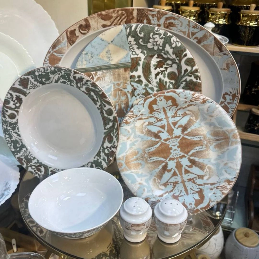 سرویس غذاخوری ۲۸ پارچه چینی طرح دار